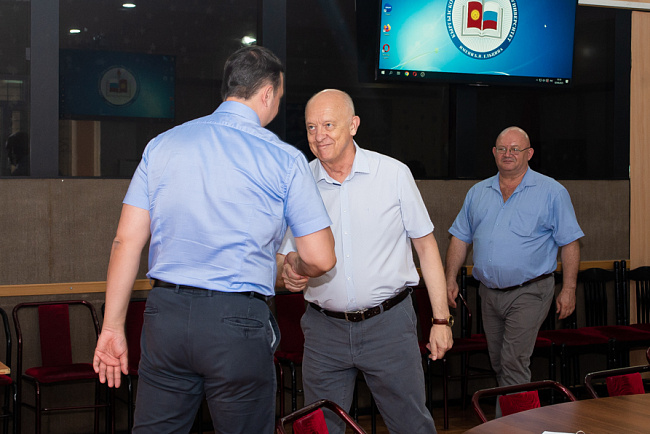 Сибирский федеральный университет поможет КРСУ стать передовым вузом